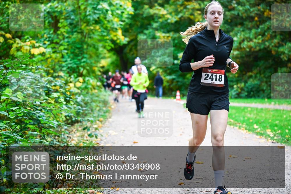12.10.2025 - Bramfelder Halbmarathon 2025 Dr. Thomas Lammeyer http://msf.ph/oto/9349908 12.10.2025 10:32:20 Laufen 2418 meine-sportfotos.de