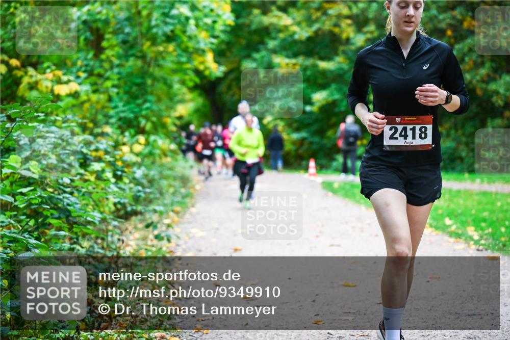 12.10.2025 - Bramfelder Halbmarathon 2025 Dr. Thomas Lammeyer http://msf.ph/oto/9349910 12.10.2025 10:32:20 Laufen 34, 2418 meine-sportfotos.de