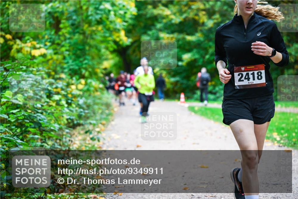 12.10.2025 - Bramfelder Halbmarathon 2025 Dr. Thomas Lammeyer http://msf.ph/oto/9349911 12.10.2025 10:32:20 Laufen 2418 meine-sportfotos.de