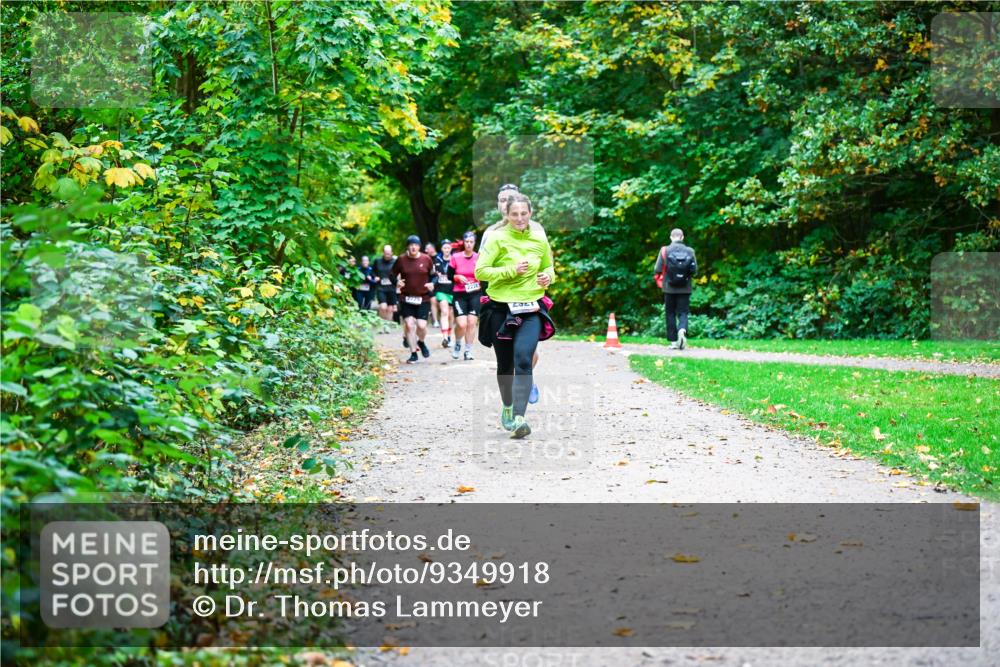 12.10.2025 - Bramfelder Halbmarathon 2025 Dr. Thomas Lammeyer http://msf.ph/oto/9349918 12.10.2025 10:32:21 Laufen 2221 meine-sportfotos.de