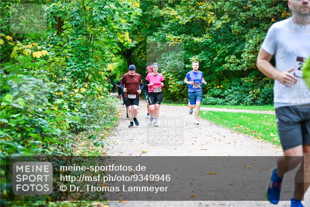 12.10.2025 - Bramfelder Halbmarathon 2025 Dr. Thomas Lammeyer http://msf.ph/oto/9349946 12.10.2025 10:32:25 Laufen 2229, 2228, 2803 meine-sportfotos.de