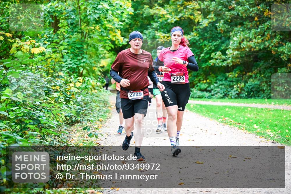 12.10.2025 - Bramfelder Halbmarathon 2025 Dr. Thomas Lammeyer http://msf.ph/oto/9349972 12.10.2025 10:32:29 Laufen 2229, 28, 2228 meine-sportfotos.de