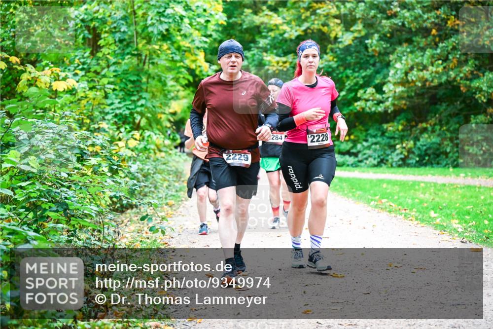 12.10.2025 - Bramfelder Halbmarathon 2025 Dr. Thomas Lammeyer http://msf.ph/oto/9349974 12.10.2025 10:32:29 Laufen 2229, 284, 2228 meine-sportfotos.de
