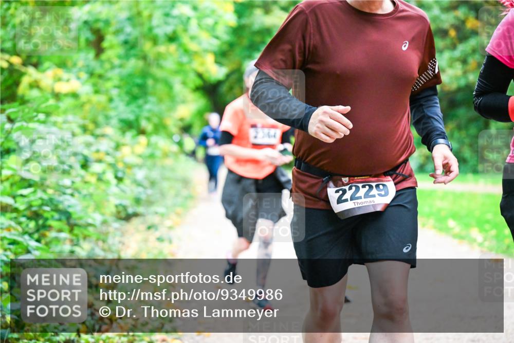 12.10.2025 - Bramfelder Halbmarathon 2025 Dr. Thomas Lammeyer http://msf.ph/oto/9349986 12.10.2025 10:32:31 Laufen 2229 meine-sportfotos.de