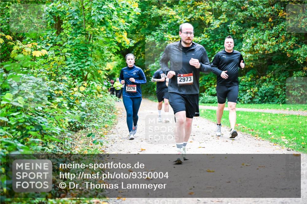12.10.2025 - Bramfelder Halbmarathon 2025 Dr. Thomas Lammeyer http://msf.ph/oto/9350004 12.10.2025 10:32:34 Laufen 2376, 236, 2973 meine-sportfotos.de