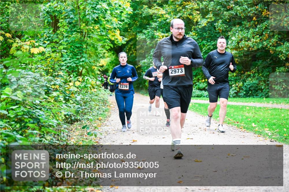 12.10.2025 - Bramfelder Halbmarathon 2025 Dr. Thomas Lammeyer http://msf.ph/oto/9350005 12.10.2025 10:32:35 Laufen 2376, 236, 2973 meine-sportfotos.de