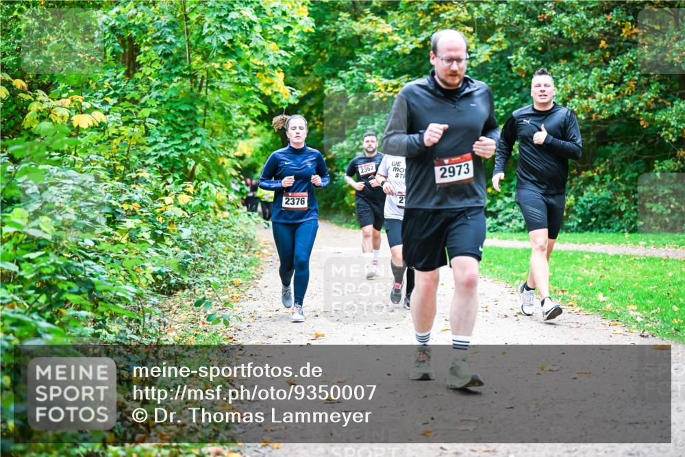 12.10.2025 - Bramfelder Halbmarathon 2025 Dr. Thomas Lammeyer http://msf.ph/oto/9350007 12.10.2025 10:32:35 Laufen 2376, 2367, 2973, 2 meine-sportfotos.de
