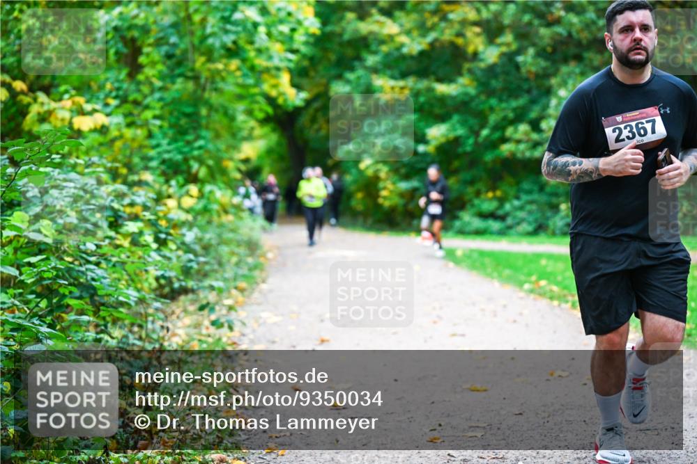 12.10.2025 - Bramfelder Halbmarathon 2025 Dr. Thomas Lammeyer http://msf.ph/oto/9350034 12.10.2025 10:32:40 Laufen 2367 meine-sportfotos.de