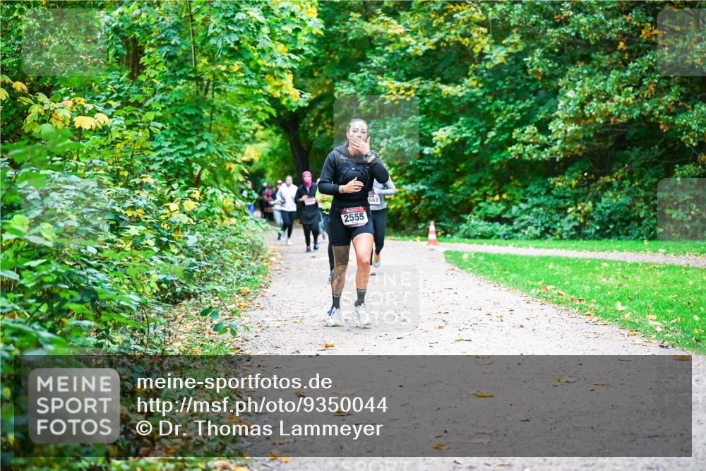 12.10.2025 - Bramfelder Halbmarathon 2025 Dr. Thomas Lammeyer http://msf.ph/oto/9350044 12.10.2025 10:32:44 Laufen 2555, 663 meine-sportfotos.de