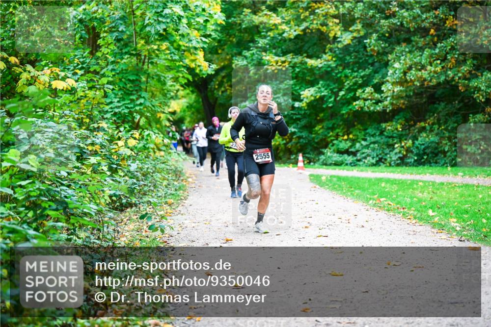 12.10.2025 - Bramfelder Halbmarathon 2025 Dr. Thomas Lammeyer http://msf.ph/oto/9350046 12.10.2025 10:32:45 Laufen 2555 meine-sportfotos.de