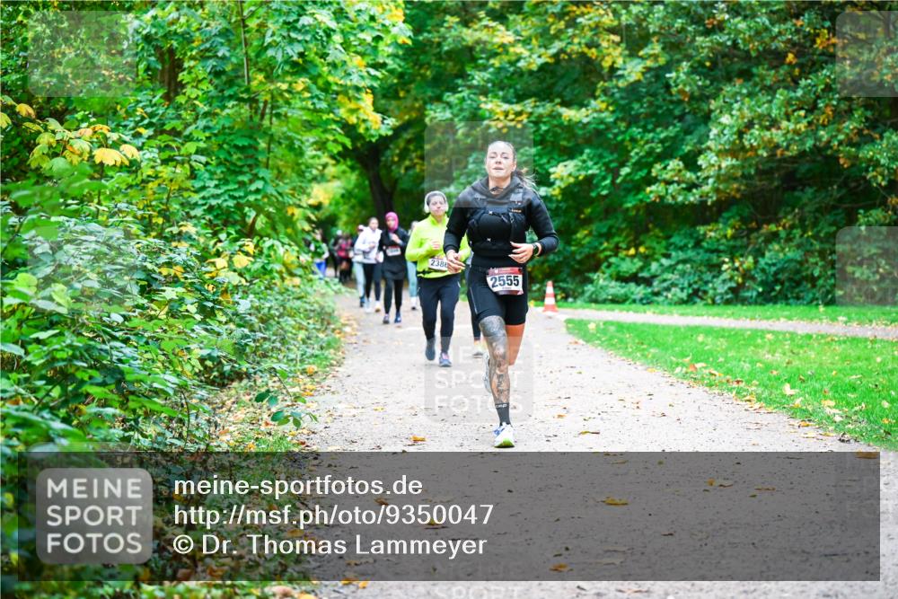 12.10.2025 - Bramfelder Halbmarathon 2025 Dr. Thomas Lammeyer http://msf.ph/oto/9350047 12.10.2025 10:32:45 Laufen 2386, 2555 meine-sportfotos.de