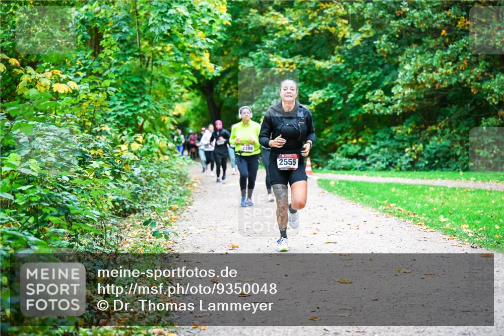 12.10.2025 - Bramfelder Halbmarathon 2025 Dr. Thomas Lammeyer http://msf.ph/oto/9350048 12.10.2025 10:32:45 Laufen 2386, 2555 meine-sportfotos.de