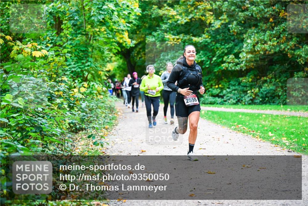 12.10.2025 - Bramfelder Halbmarathon 2025 Dr. Thomas Lammeyer http://msf.ph/oto/9350050 12.10.2025 10:32:45 Laufen 2386, 2555 meine-sportfotos.de