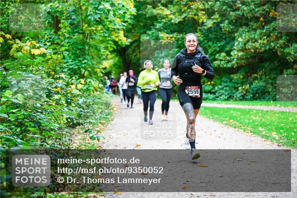 12.10.2025 - Bramfelder Halbmarathon 2025 Dr. Thomas Lammeyer http://msf.ph/oto/9350052 12.10.2025 10:32:46 Laufen 2063, 2386, 2555 meine-sportfotos.de