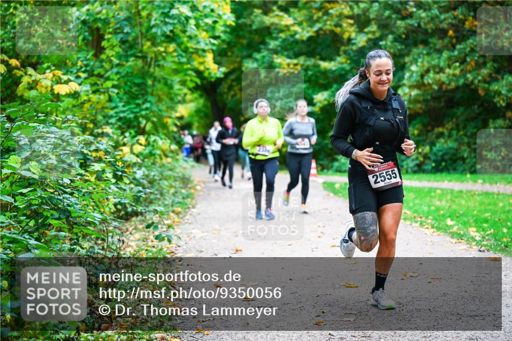 12.10.2025 - Bramfelder Halbmarathon 2025 Dr. Thomas Lammeyer http://msf.ph/oto/9350056 12.10.2025 10:32:46 Laufen 2555 meine-sportfotos.de