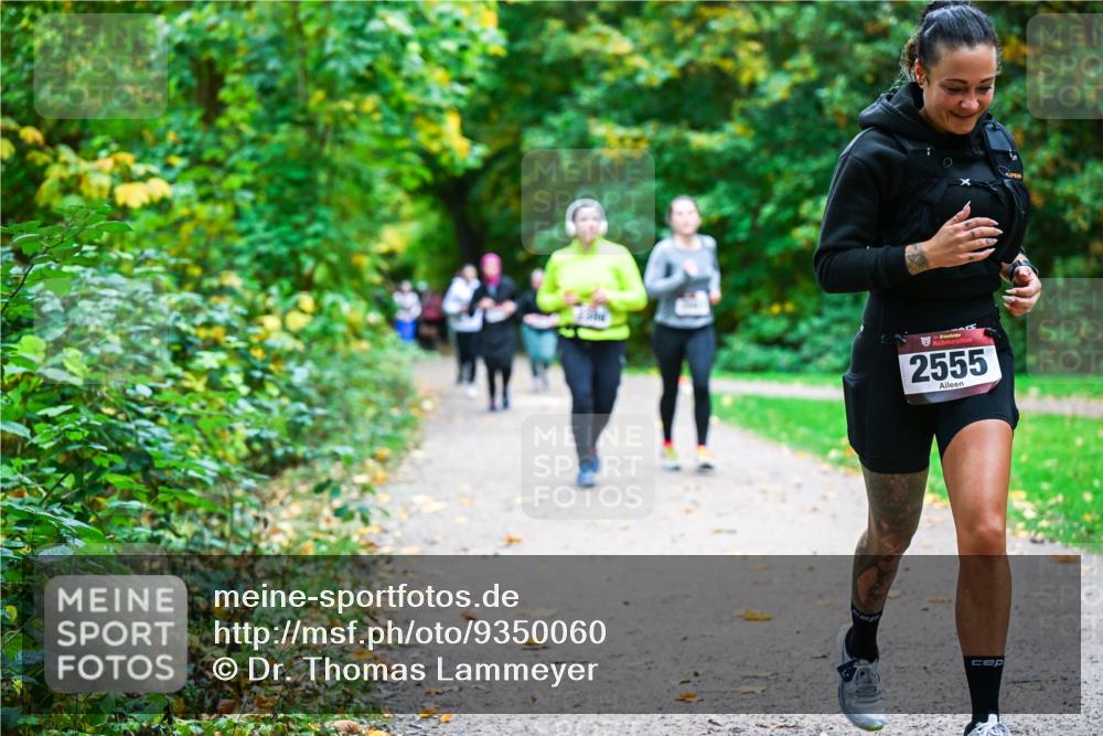 12.10.2025 - Bramfelder Halbmarathon 2025 Dr. Thomas Lammeyer http://msf.ph/oto/9350060 12.10.2025 10:32:47 Laufen 2555 meine-sportfotos.de