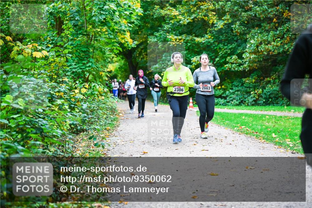 12.10.2025 - Bramfelder Halbmarathon 2025 Dr. Thomas Lammeyer http://msf.ph/oto/9350062 12.10.2025 10:32:47 Laufen 2899, 244, 2386, 2663 meine-sportfotos.de