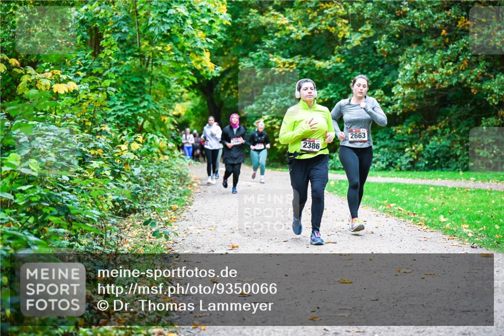 12.10.2025 - Bramfelder Halbmarathon 2025 Dr. Thomas Lammeyer http://msf.ph/oto/9350066 12.10.2025 10:32:48 Laufen 2386, 2663 meine-sportfotos.de