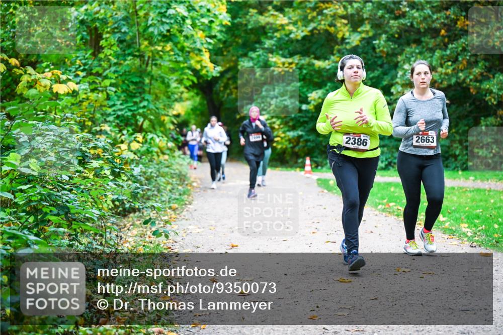 12.10.2025 - Bramfelder Halbmarathon 2025 Dr. Thomas Lammeyer http://msf.ph/oto/9350073 12.10.2025 10:32:49 Laufen 2663, 2386 meine-sportfotos.de