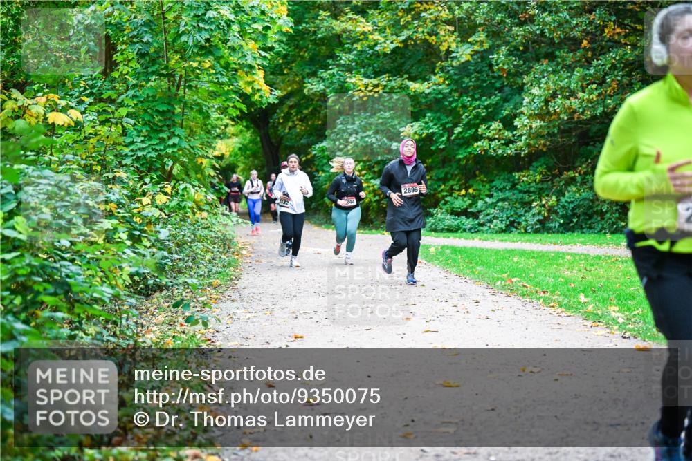 12.10.2025 - Bramfelder Halbmarathon 2025 Dr. Thomas Lammeyer http://msf.ph/oto/9350075 12.10.2025 10:32:50 Laufen 332, 2899, 244 meine-sportfotos.de