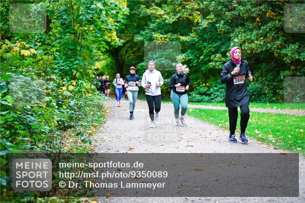 12.10.2025 - Bramfelder Halbmarathon 2025 Dr. Thomas Lammeyer http://msf.ph/oto/9350089 12.10.2025 10:32:52 Laufen 2899, 2200, 32, 2244 meine-sportfotos.de