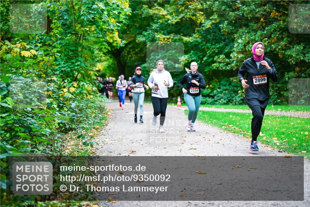 12.10.2025 - Bramfelder Halbmarathon 2025 Dr. Thomas Lammeyer http://msf.ph/oto/9350092 12.10.2025 10:32:52 Laufen 2899, 200, 2332, 2244 meine-sportfotos.de