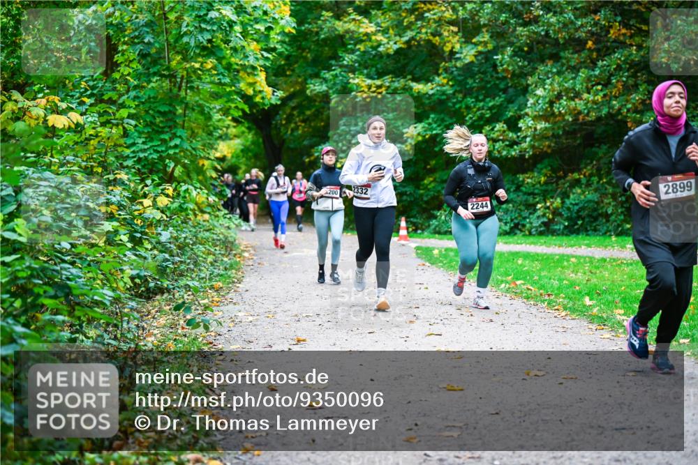 12.10.2025 - Bramfelder Halbmarathon 2025 Dr. Thomas Lammeyer http://msf.ph/oto/9350096 12.10.2025 10:32:53 Laufen 200, 2332, 2244, 2899 meine-sportfotos.de