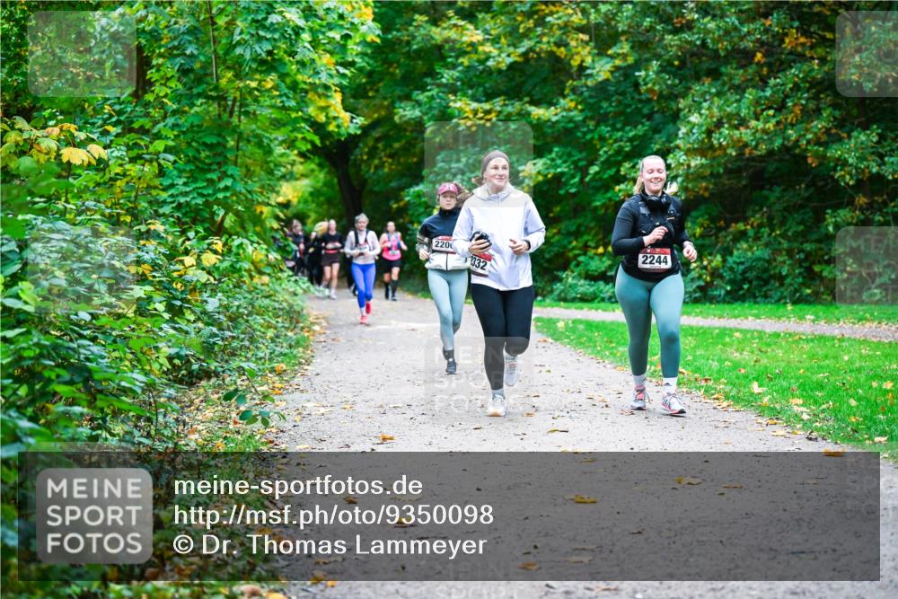 12.10.2025 - Bramfelder Halbmarathon 2025 Dr. Thomas Lammeyer http://msf.ph/oto/9350098 12.10.2025 10:32:54 Laufen 220, 1332, 2244 meine-sportfotos.de