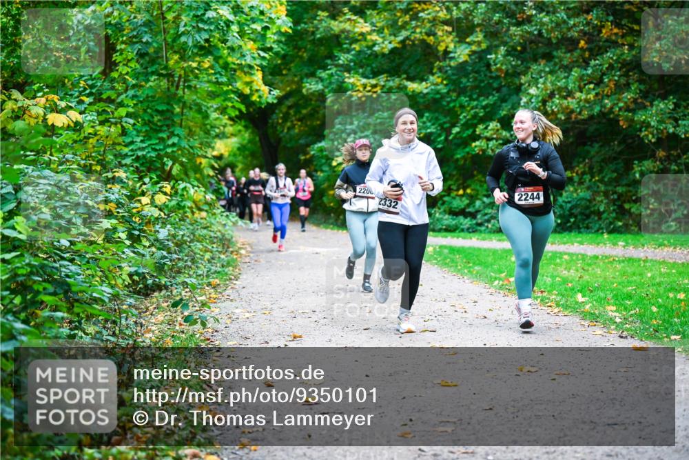 12.10.2025 - Bramfelder Halbmarathon 2025 Dr. Thomas Lammeyer http://msf.ph/oto/9350101 12.10.2025 10:32:54 Laufen 2200, 2244, 2332 meine-sportfotos.de