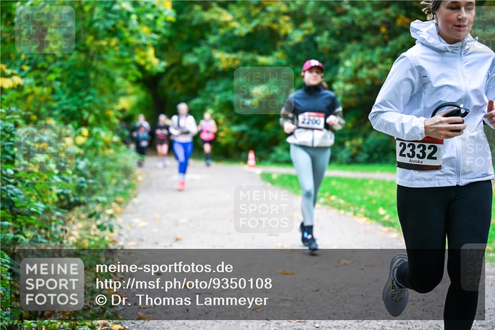 12.10.2025 - Bramfelder Halbmarathon 2025 Dr. Thomas Lammeyer http://msf.ph/oto/9350108 12.10.2025 10:32:56 Laufen 2332 meine-sportfotos.de