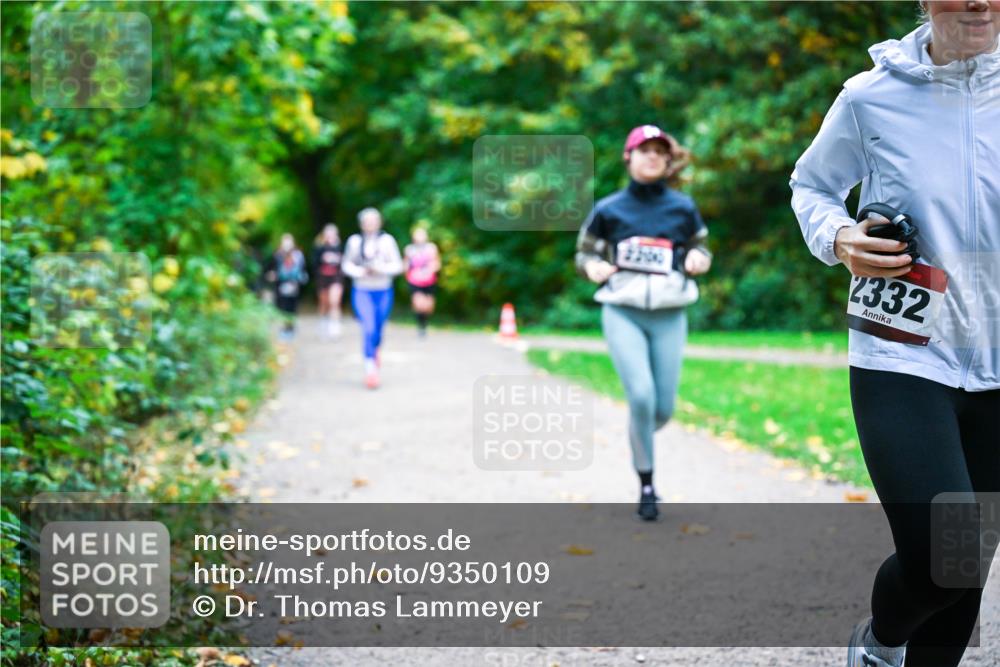 12.10.2025 - Bramfelder Halbmarathon 2025 Dr. Thomas Lammeyer http://msf.ph/oto/9350109 12.10.2025 10:32:56 Laufen 2332 meine-sportfotos.de