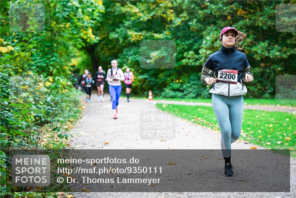 12.10.2025 - Bramfelder Halbmarathon 2025 Dr. Thomas Lammeyer http://msf.ph/oto/9350111 12.10.2025 10:32:57 Laufen 2200 meine-sportfotos.de