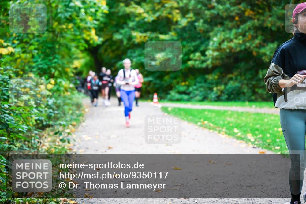 12.10.2025 - Bramfelder Halbmarathon 2025 Dr. Thomas Lammeyer http://msf.ph/oto/9350117 12.10.2025 10:32:58 Laufen 18 meine-sportfotos.de