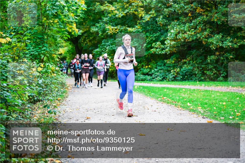 12.10.2025 - Bramfelder Halbmarathon 2025 Dr. Thomas Lammeyer http://msf.ph/oto/9350125 12.10.2025 10:33:00 Laufen 9080 meine-sportfotos.de