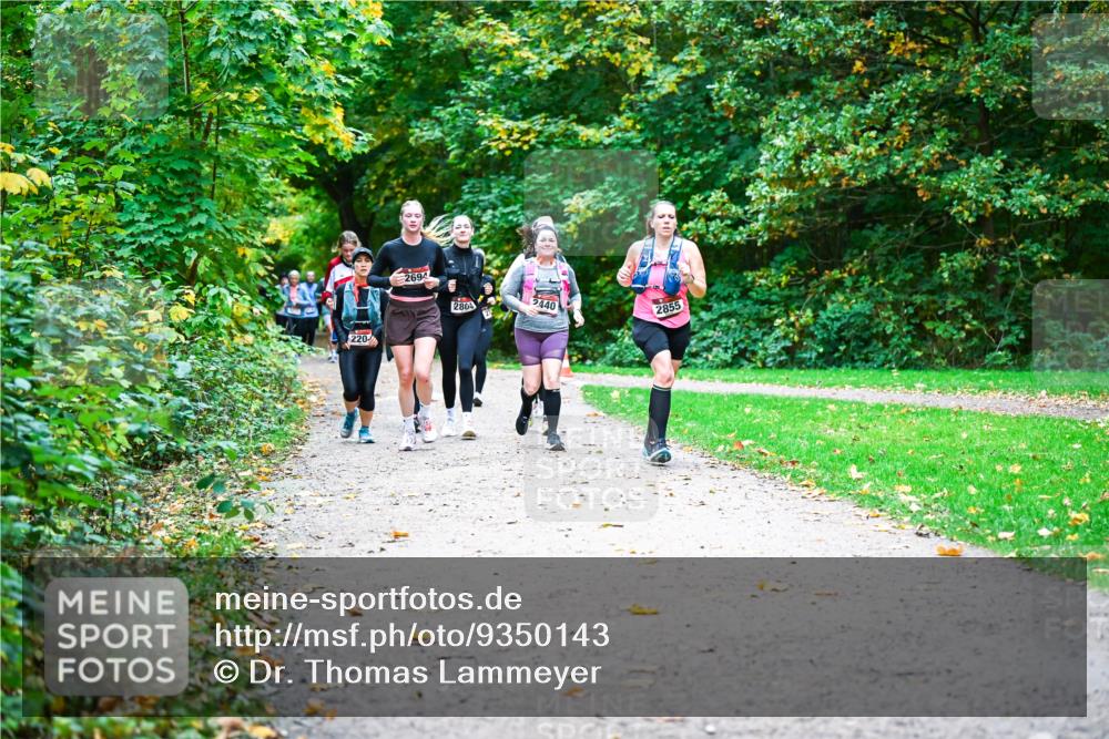12.10.2025 - Bramfelder Halbmarathon 2025 Dr. Thomas Lammeyer http://msf.ph/oto/9350143 12.10.2025 10:33:03 Laufen 220, 2694, 2804, 2440, 2855 meine-sportfotos.de