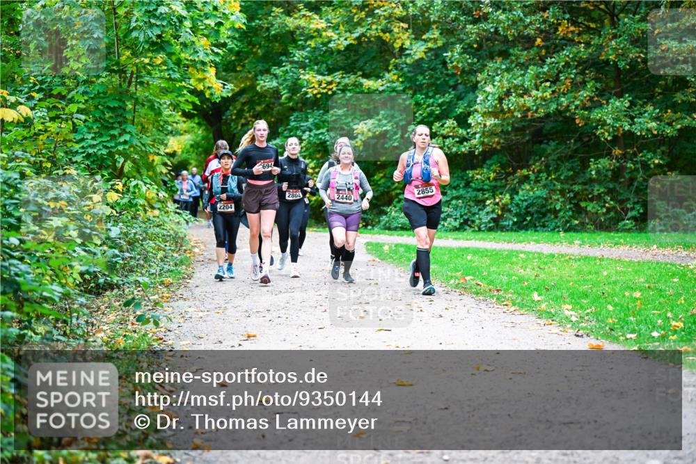 12.10.2025 - Bramfelder Halbmarathon 2025 Dr. Thomas Lammeyer http://msf.ph/oto/9350144 12.10.2025 10:33:03 Laufen 694, 2804, 2204, 2440, 2855 meine-sportfotos.de