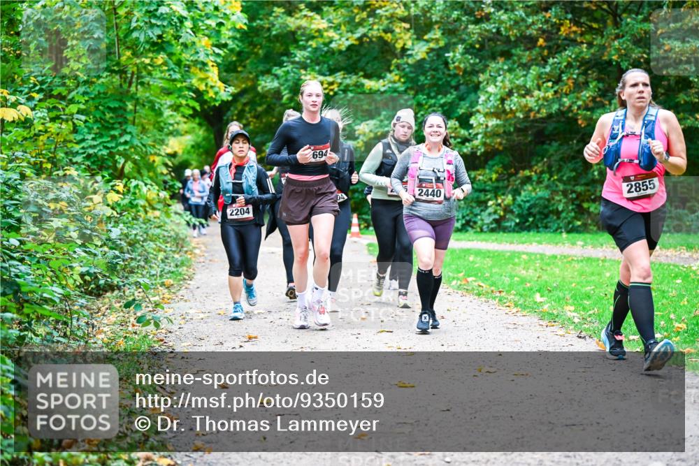 12.10.2025 - Bramfelder Halbmarathon 2025 Dr. Thomas Lammeyer http://msf.ph/oto/9350159 12.10.2025 10:33:06 Laufen 2204, 694, 2440, 2855 meine-sportfotos.de