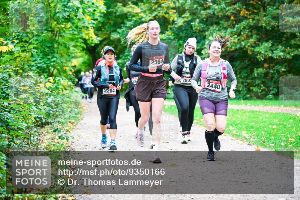 12.10.2025 - Bramfelder Halbmarathon 2025 Dr. Thomas Lammeyer http://msf.ph/oto/9350166 12.10.2025 10:33:06 Laufen 2204, 26, 2594, 2805, 2440 meine-sportfotos.de
