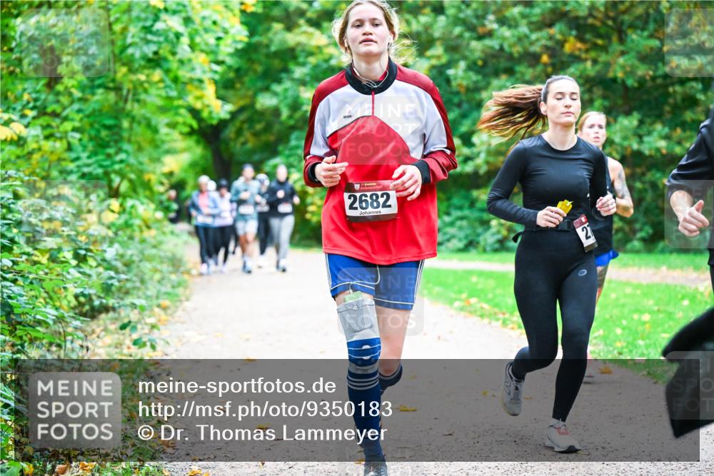 12.10.2025 - Bramfelder Halbmarathon 2025 Dr. Thomas Lammeyer http://msf.ph/oto/9350183 12.10.2025 10:33:10 Laufen 34, 2682, 27 meine-sportfotos.de