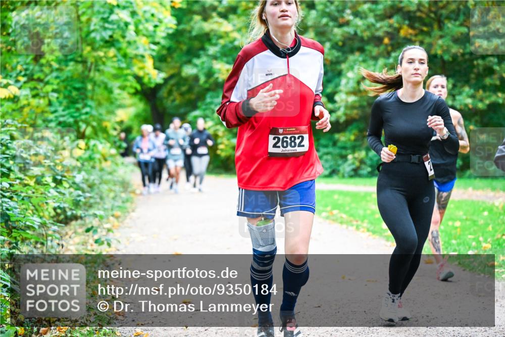 12.10.2025 - Bramfelder Halbmarathon 2025 Dr. Thomas Lammeyer http://msf.ph/oto/9350184 12.10.2025 10:33:10 Laufen 34, 2682 meine-sportfotos.de