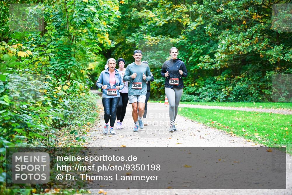 12.10.2025 - Bramfelder Halbmarathon 2025 Dr. Thomas Lammeyer http://msf.ph/oto/9350198 12.10.2025 10:33:15 Laufen 2273, 2346, 2345 meine-sportfotos.de
