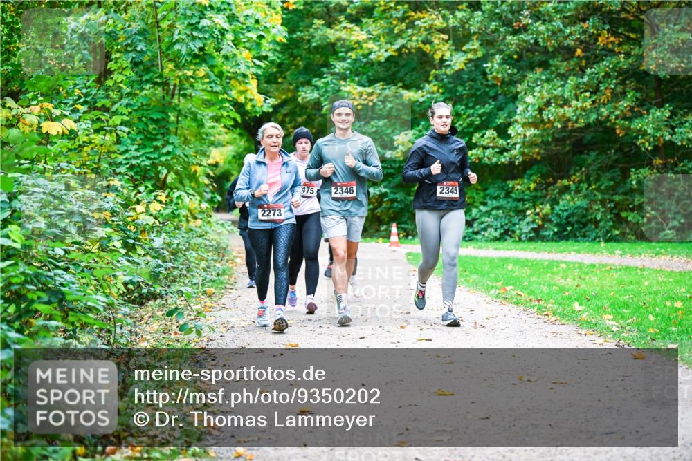 12.10.2025 - Bramfelder Halbmarathon 2025 Dr. Thomas Lammeyer http://msf.ph/oto/9350202 12.10.2025 10:33:15 Laufen 475, 2346, 2345, 2273 meine-sportfotos.de
