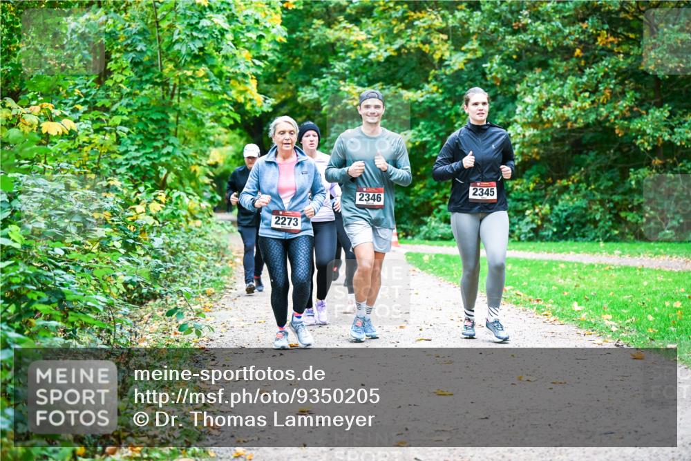 12.10.2025 - Bramfelder Halbmarathon 2025 Dr. Thomas Lammeyer http://msf.ph/oto/9350205 12.10.2025 10:33:16 Laufen 2273, 2346, 2345 meine-sportfotos.de