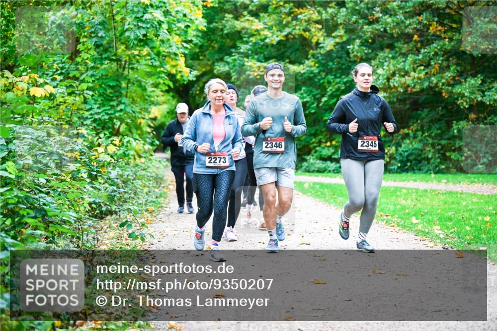12.10.2025 - Bramfelder Halbmarathon 2025 Dr. Thomas Lammeyer http://msf.ph/oto/9350207 12.10.2025 10:33:16 Laufen 2273, 2346, 2345 meine-sportfotos.de