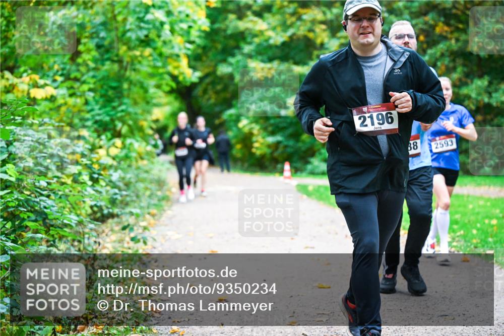 12.10.2025 - Bramfelder Halbmarathon 2025 Dr. Thomas Lammeyer http://msf.ph/oto/9350234 12.10.2025 10:33:20 Laufen 2196, 88, 2593 meine-sportfotos.de