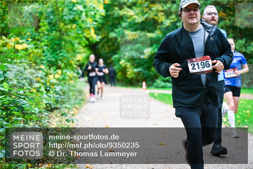 12.10.2025 - Bramfelder Halbmarathon 2025 Dr. Thomas Lammeyer http://msf.ph/oto/9350235 12.10.2025 10:33:20 Laufen 34, 2196, 8, 259 meine-sportfotos.de