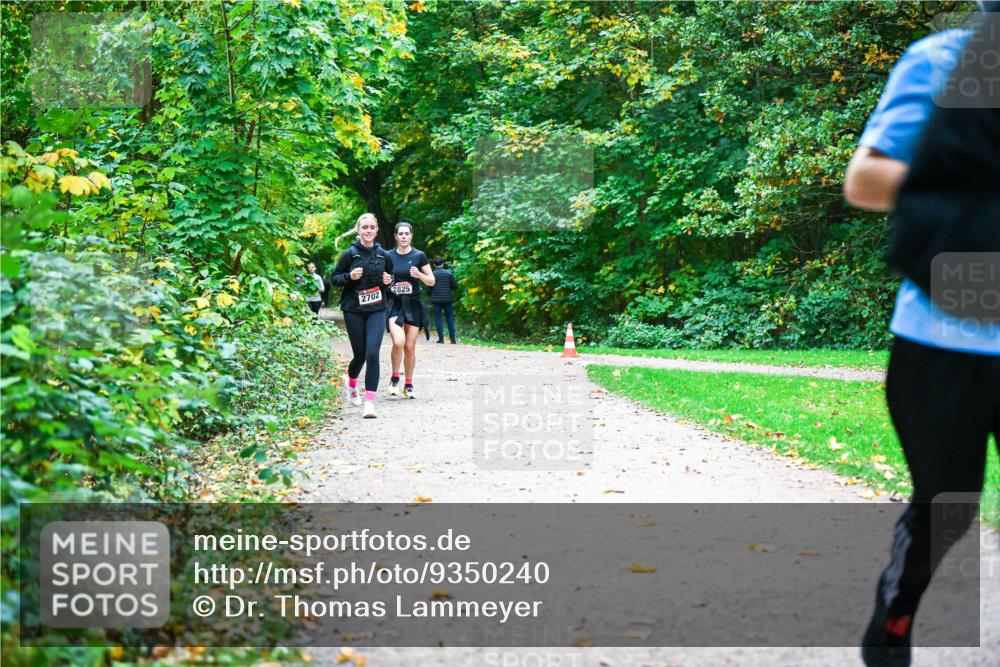 12.10.2025 - Bramfelder Halbmarathon 2025 Dr. Thomas Lammeyer http://msf.ph/oto/9350240 12.10.2025 10:33:21 Laufen 2702, 2825 meine-sportfotos.de