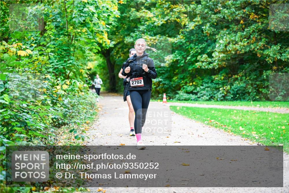 12.10.2025 - Bramfelder Halbmarathon 2025 Dr. Thomas Lammeyer http://msf.ph/oto/9350252 12.10.2025 10:33:24 Laufen 2702 meine-sportfotos.de