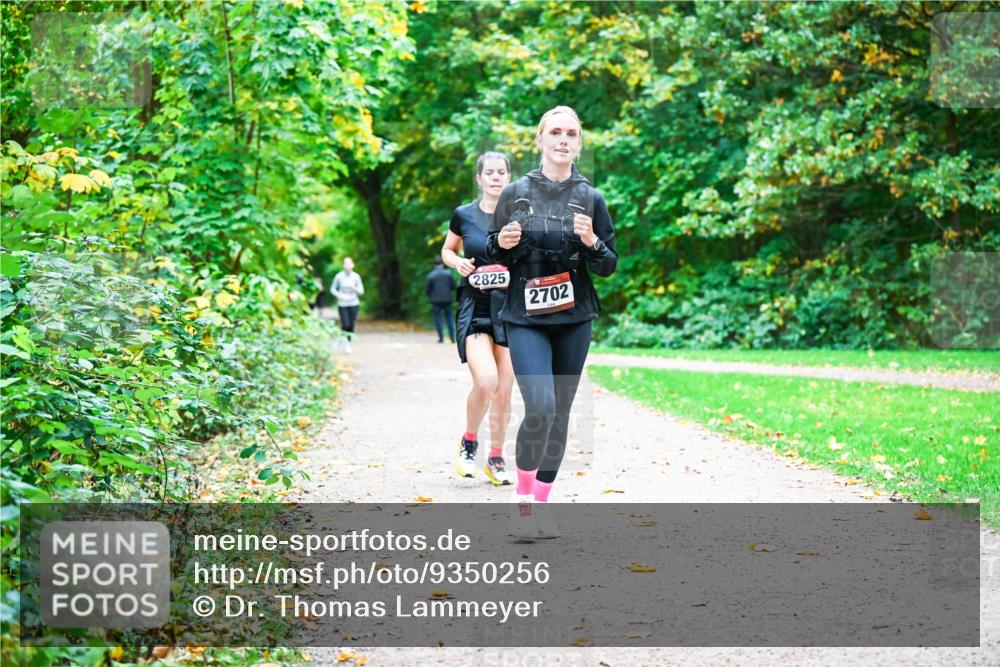 12.10.2025 - Bramfelder Halbmarathon 2025 Dr. Thomas Lammeyer http://msf.ph/oto/9350256 12.10.2025 10:33:25 Laufen 2825, 2702 meine-sportfotos.de