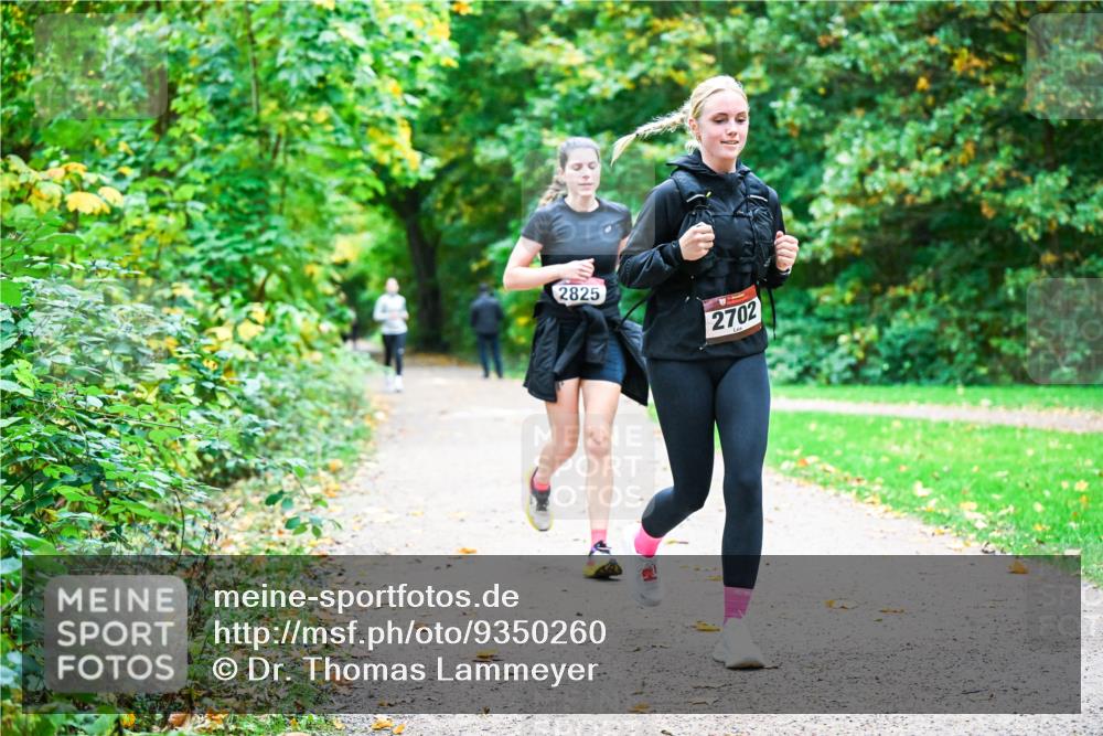 12.10.2025 - Bramfelder Halbmarathon 2025 Dr. Thomas Lammeyer http://msf.ph/oto/9350260 12.10.2025 10:33:25 Laufen 2825, 2702 meine-sportfotos.de